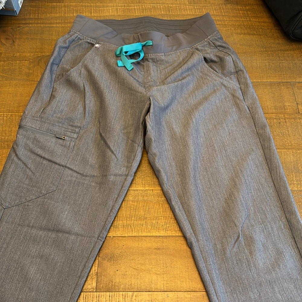 Figs Grey Scrub Top Set- Like New - Size Xs - image 2